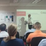 Painel com o arquiteto e urbanista Welton Curi, que detalhou a visão sobre "Como superar as deformações urbanas com Bairros Inteligentes". A discussão centralizou-se na aplicação da metodologia de Gestão de Ativos (GA) para o planejamento e retrofit territorial, usando a tecnologia da Bairros Inteligentes como ferramenta para corrigir falhas e elevar o valor socioeconômico dos bairros.